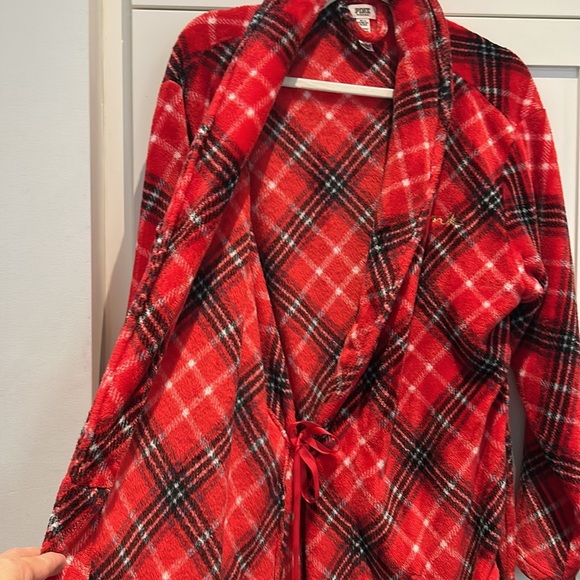 Victoria's Secret Pink Fluffy Plush Robe Red Plaid Size M/L - Picture 4 of 14